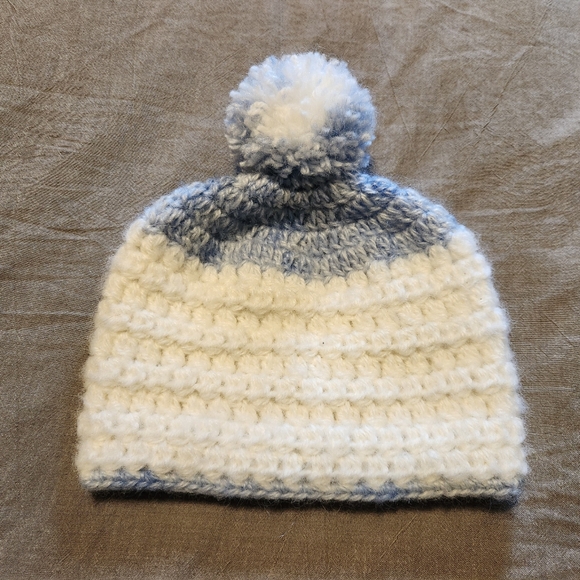 'Snug As A Bug' Handmade Onesie & Beanie Set | 3-6 months - Picture 3 of 8